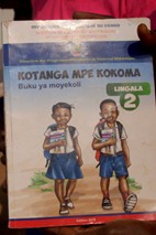 livre utilisé dans le cadre du projet d'alphabétisation mené par l'association SOLASO77 dans le village de Bongobka-monéné en république démocratique du congo (RDC)